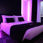 Dark Boutique Hotel
