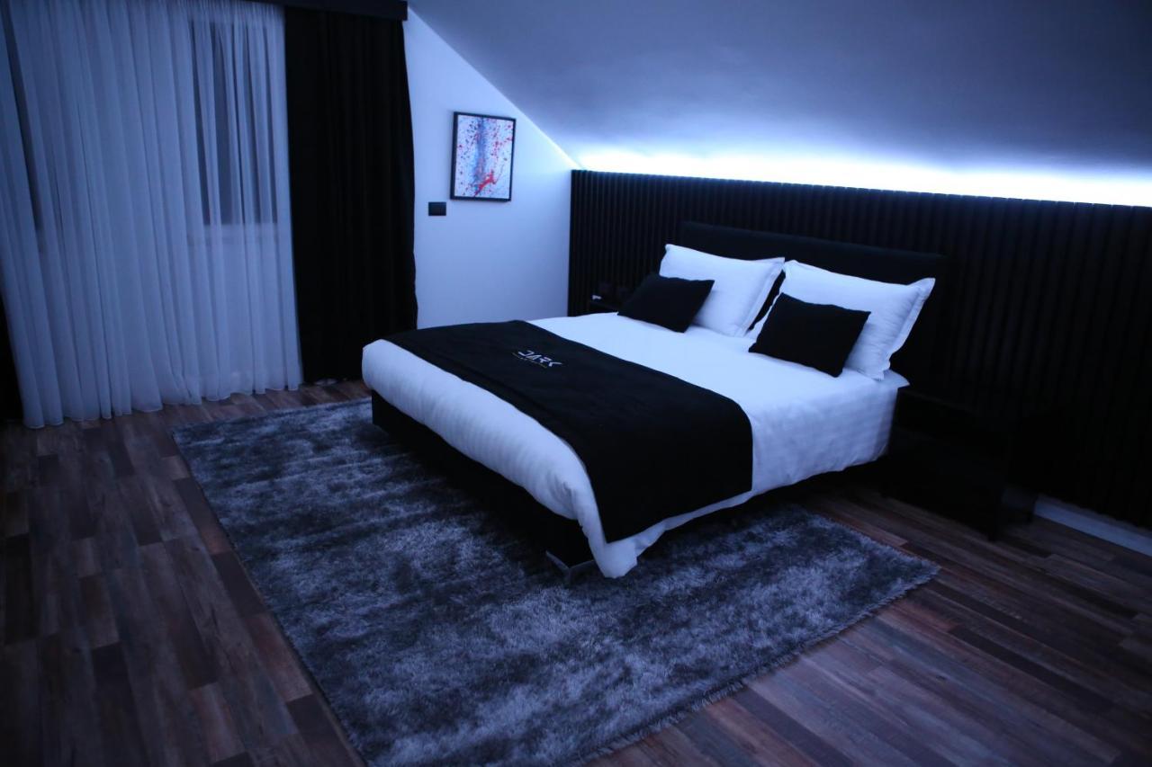 Dark Boutique Hotel